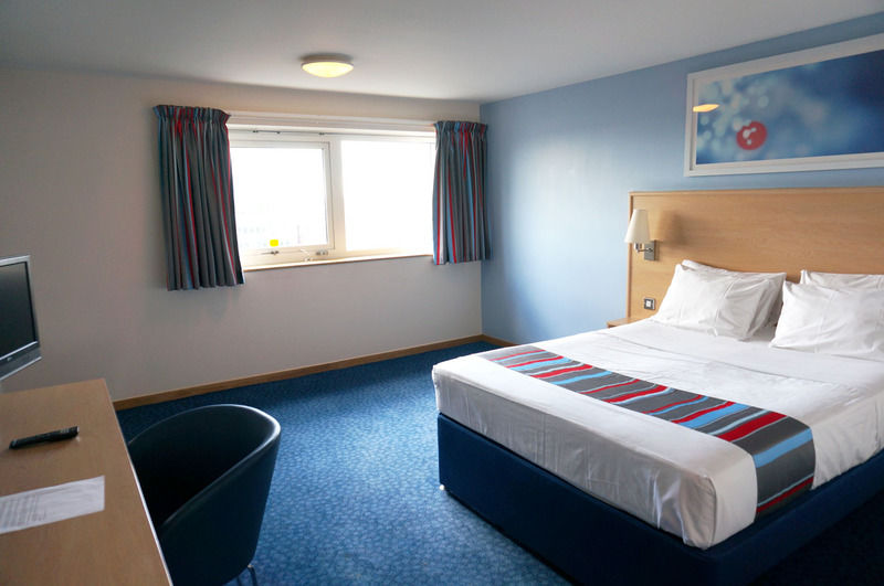 Travelodge Birmingham Central Broadway Plaza Buitenkant foto