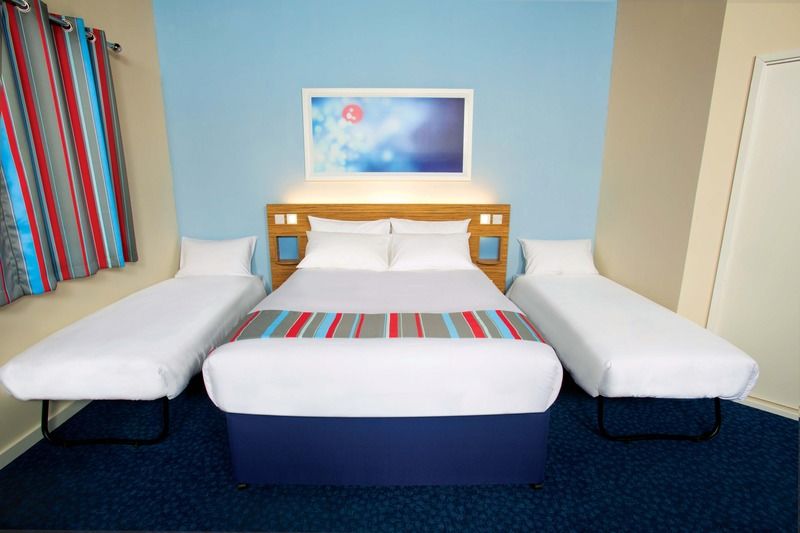 Travelodge Birmingham Central Broadway Plaza Buitenkant foto