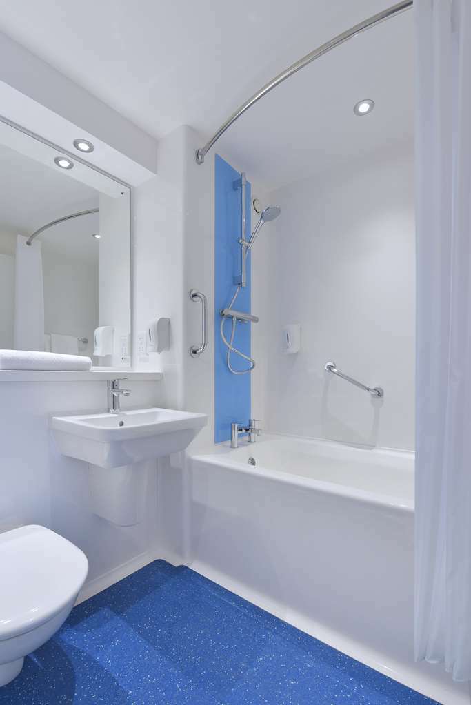 Travelodge Birmingham Central Broadway Plaza Kamer foto